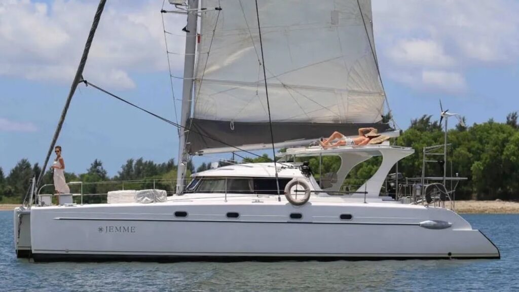 Jemme - Sailing Catamaran
